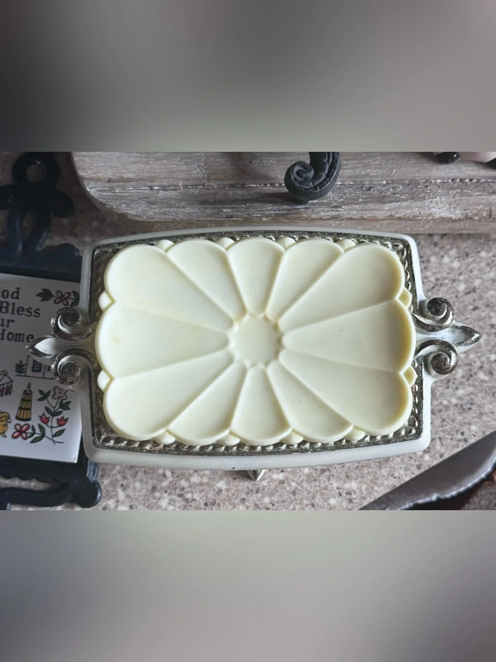 Amerock Carriage House Pedestal Soap Dish
